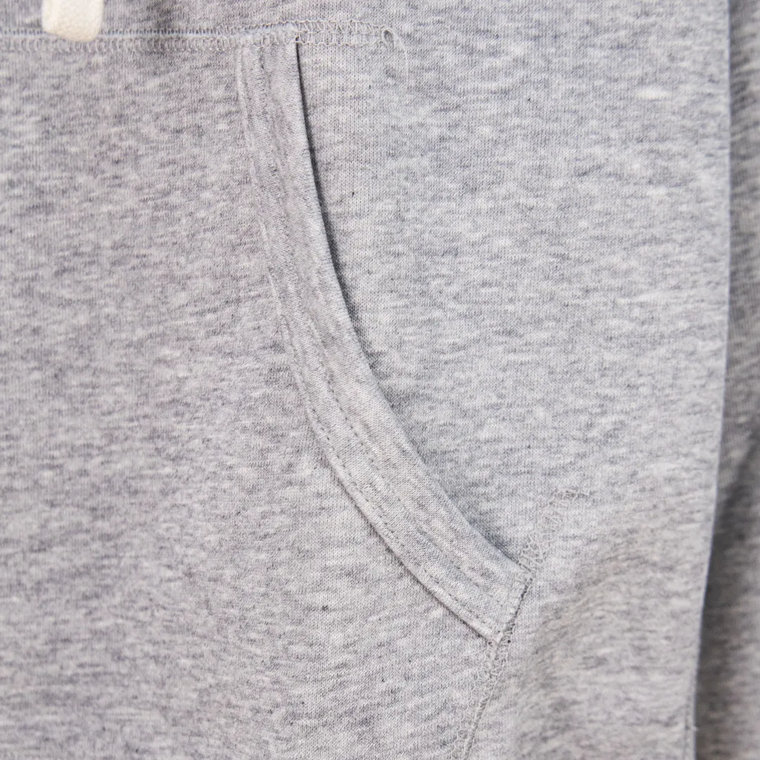P300 zp version [Exclusive supply] Ralph Lauren/Ralph Lauren 2025SS Four Seasons classic style stacked topstitch design five-color thin hooded sweatshirt -370g double-sided cotton heavyweight fabric✅ -Original same 7.5CM widened thread processing✅ -Front collar patchwork triangle block four-needle six-thread topstitch design✅ -RL Four Seasons classic style Loose fit, easy for both men and women to control Simple Clean and versatile, exposed topstitching patchwork triangle 1.3 cm retro original color hook and loop drawstring, full of details. Color: navy blue, brown, pink, gray. Size: S M L XL. Number: WW10748.